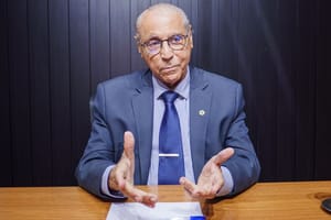 Júlio Campos aposta em aliança com MDB e Podemos caso Jayme dispute o Governo