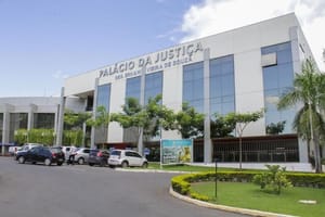 TJ dobra indenização a mulher discriminada por causa da cor em loja