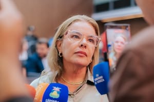 Justiça barra votação que poderia viabilizar reeleição de Paula Calil na Câmara