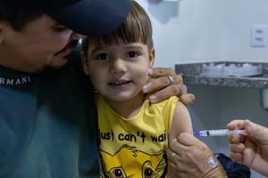 Cuiabá mantém casos de meningite estáveis e reforça vacinação