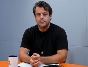 Justiça multa Rafaell Milas por transformar Wellington Fagundes em Sr. Siriguejo