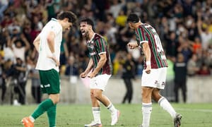 Fluminense reage no fim, vira sobre o Palmeiras e freia líder no Brasileirão