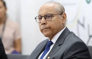Júlio critica esvaziamento do plenário e cobra presença de deputados em ano eleitoral