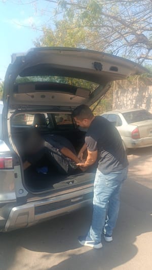 Polícia Civil esclarece furto em distribuidora, recupera celular e prende dois em Várzea Grande
