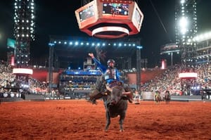 Peão de Paranaíta é campeão brasileiro em Barretos, leva R$ 200 mil