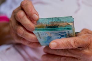DPEMT alerta para endividamento após novas regras para empréstimos consignados