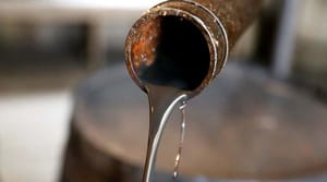 BC vê inflação em desaceleração, mas mantém alerta sobre gastos públicos e alta do petróleo