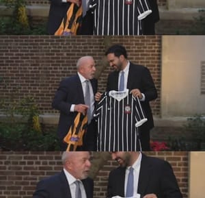 Lula presenteia prefeito de NY com camisa do Corinthians e discute pobreza antes de reunião da ONU