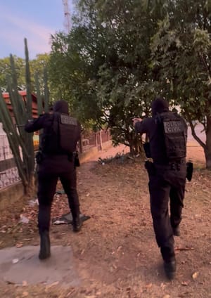 Polícia cumpre mandado de prisão contra condenado a oito anos  por tráfico e roubo