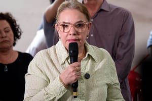 Paula adia projeto que permite reeleição e Câmara pode votar mudança antes da eleição