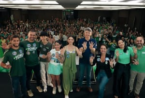 Michelly reúne centenas em último grande ato e entra na reta final cercada de apoiadores